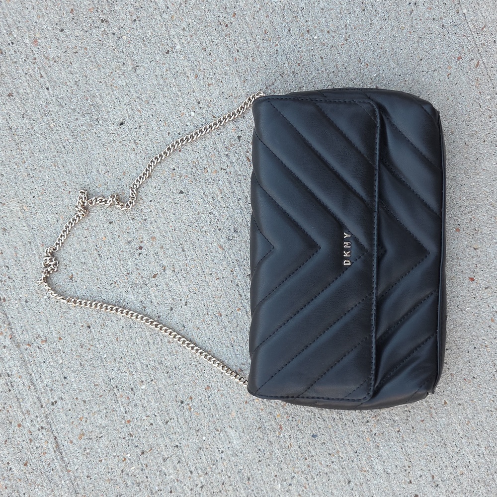 DKNY Chain Shoulder Handbag
